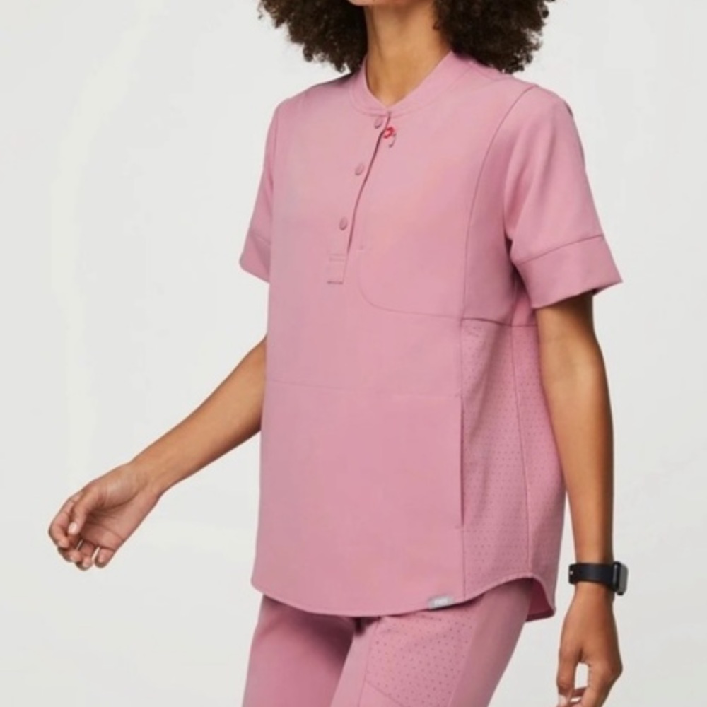 FLASH SALE * FIGS CHALK PINK GIDYA/ DOWA SET (L)